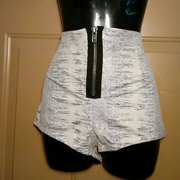 Nasty Gal Pants - NASTY GAL HIGH WAISTED "SNAKESKIN" SHORTS-SIZE MED Nasty Gal Pants - NASTY GAL HIGH WAISTED "SNAKESKIN" SHORTS-SIZE MED